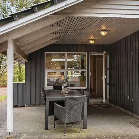 Nyaraló Stunning In With Sauna *